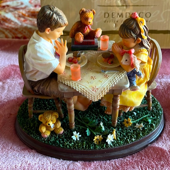 Gorgeous Collectable: Mama Says…Always, Always Say Grace Figurine - Picture 1 of 12